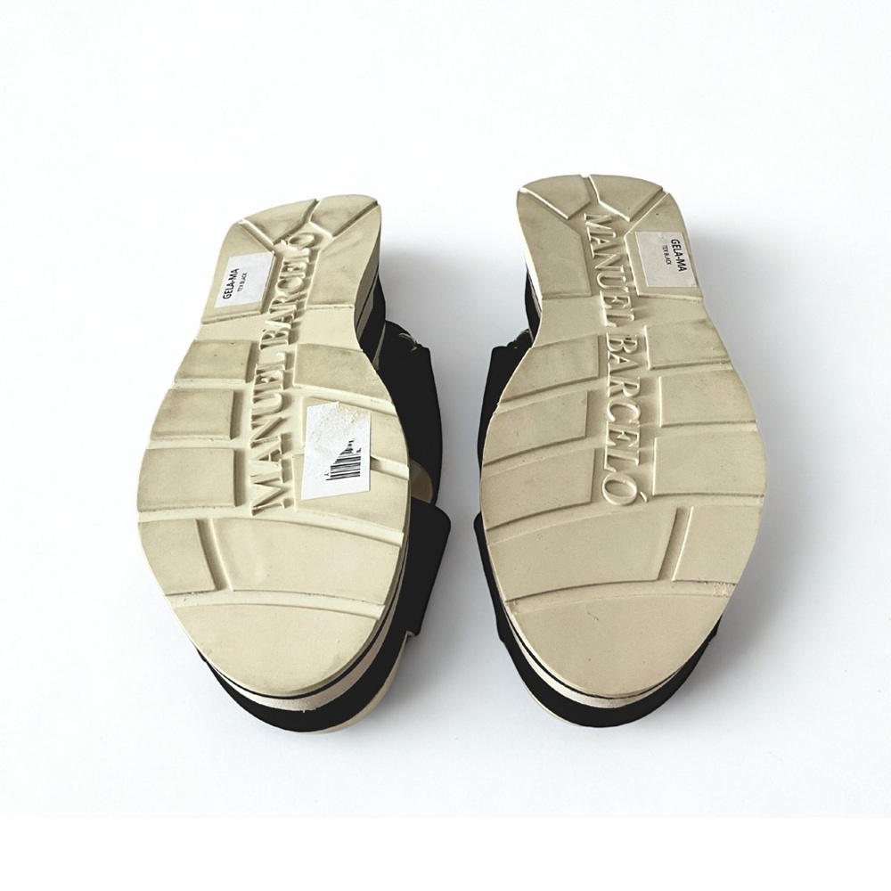 Black and Cream Lightweight Cross-Strap Sandals with Platform Sole, Adjustable - Picture 7 of 7